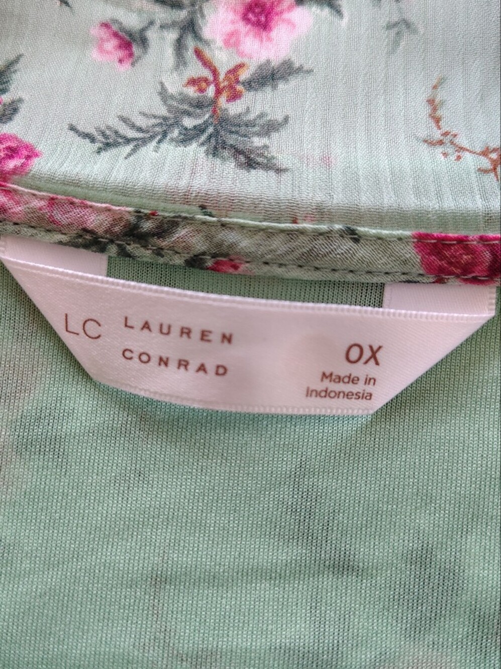 LC Lauren Conrad Mint Green Floral Ruffle V-Neck Blouse - Picture 6 of 8
